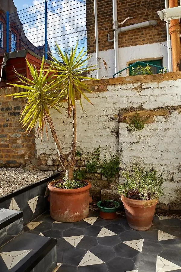 Joivy Stylish 2-Bed House With Private Garden In Hackney Apartment London United Kingdom