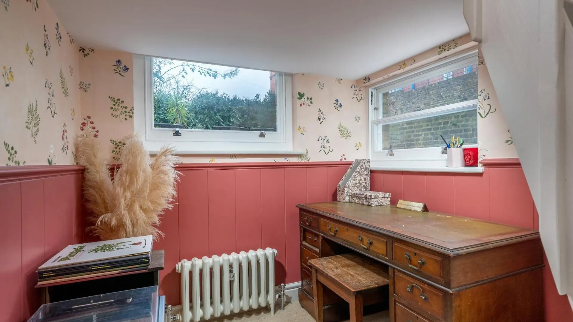 Joivy Stylish 2-Bed House With Private Garden In Hackney Apartment London
